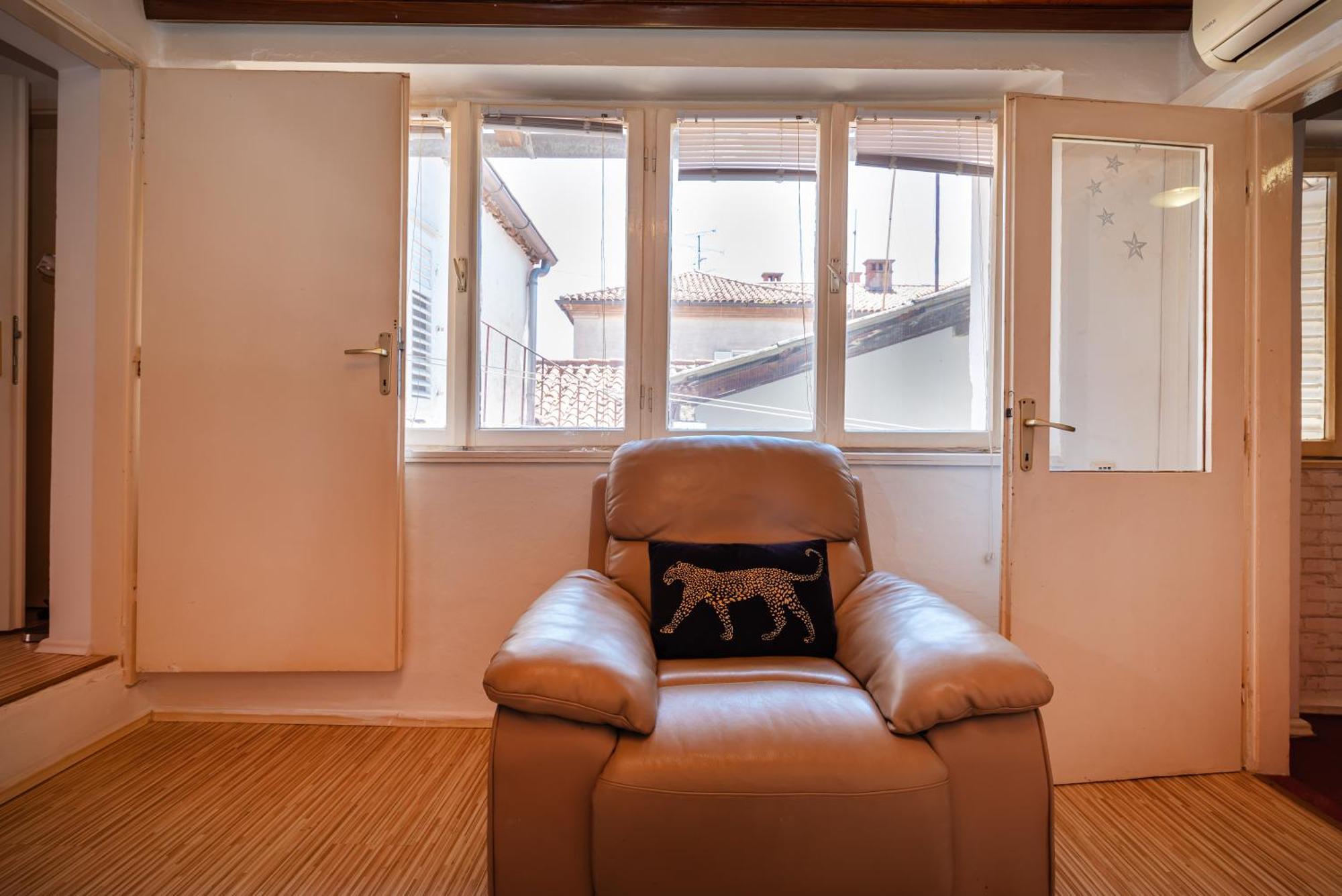 Timeless Antique Old Town With Terrace Apartment Zadar Exterior photo